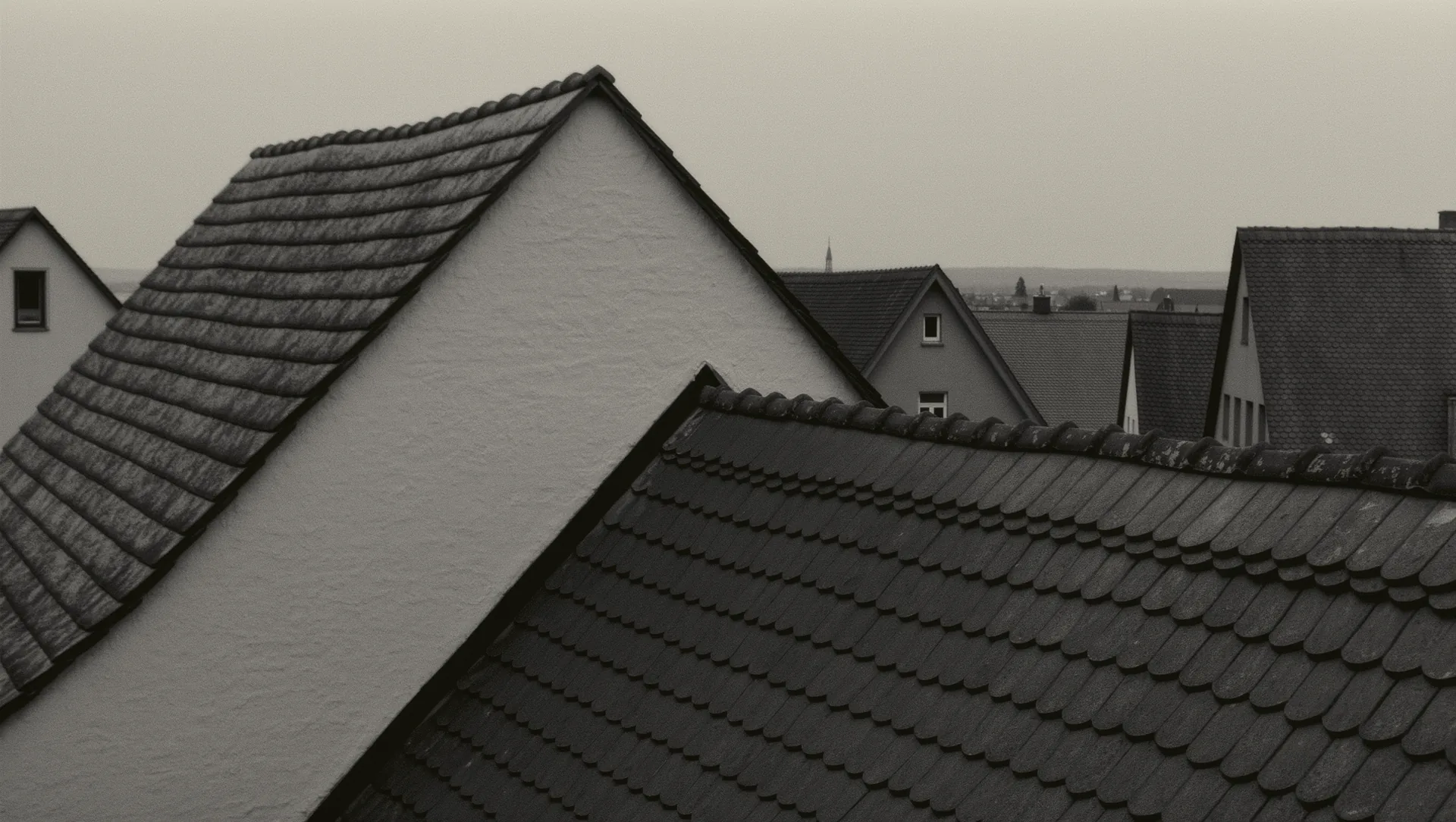 Traumhaftes Wohnen: Die Vorzüge einer Dachgaube mit Balkon